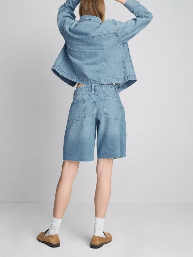 Bermudashorts i denim med ubehandlet kant