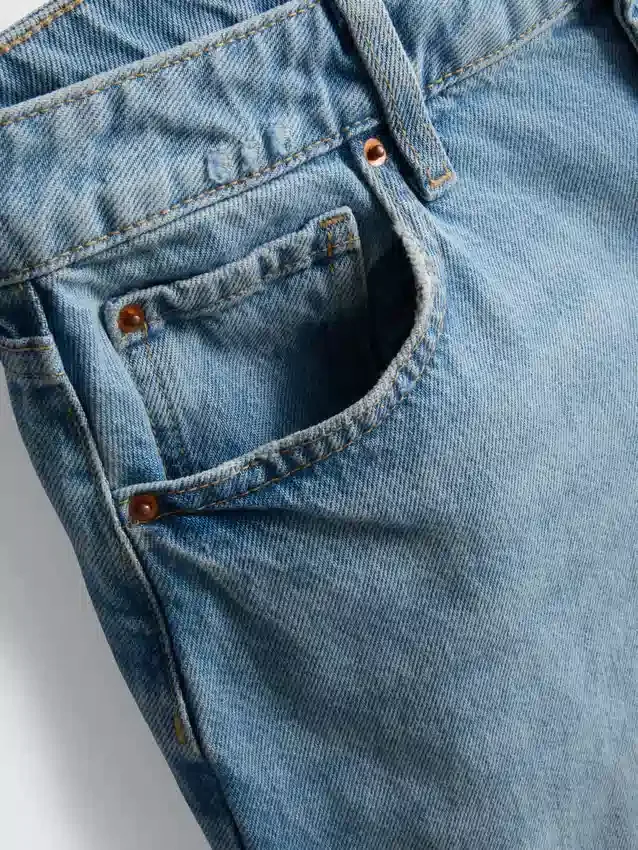 Bermudashorts i denim med ubehandlet kant