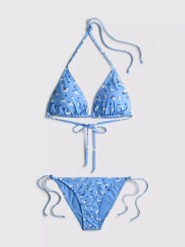 Bikinisett med trekantet topp og bånd i sidene