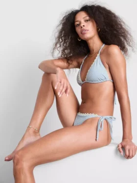 Bikinitopp i gingham med trekantform og daisy-kant