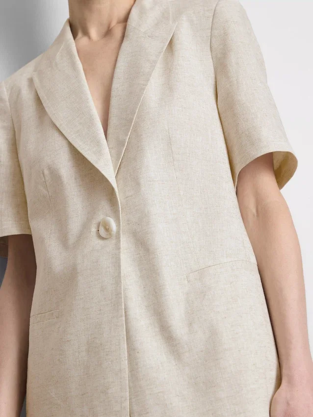 Blazer i linblanding med korte ermer