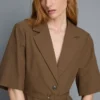 Blazer med korte ermer og belte