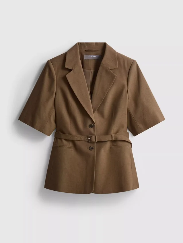 Blazer med korte ermer og belte