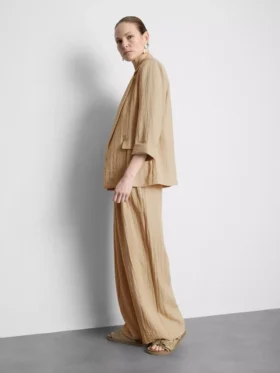 Blazer med strukturert, utskåret revers