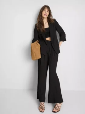 Blazer med strukturert, utskåret revers