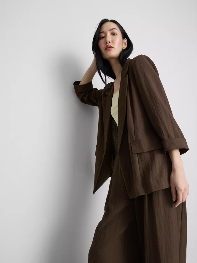 Blazer med strukturert, utskåret revers