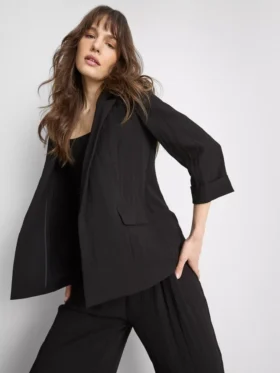 Blazer med strukturert, utskåret revers