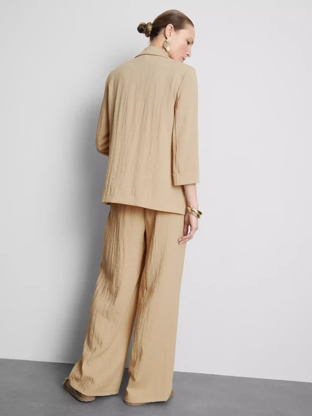 Blazer med strukturert, utskåret revers