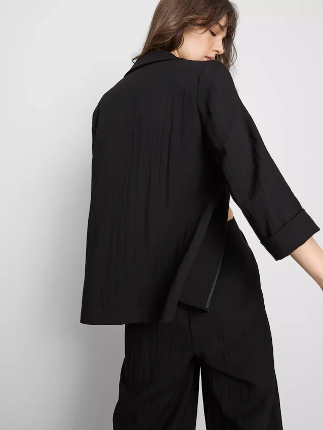 Blazer med strukturert, utskåret revers