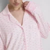 Blomstret nattkjole i boyfriend-stil