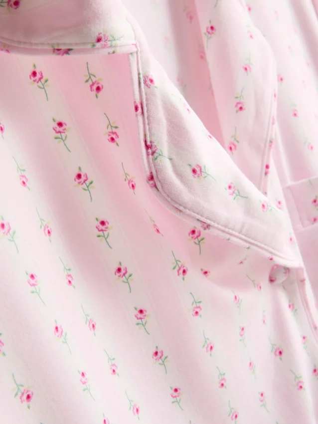Blomstret nattkjole i boyfriend-stil