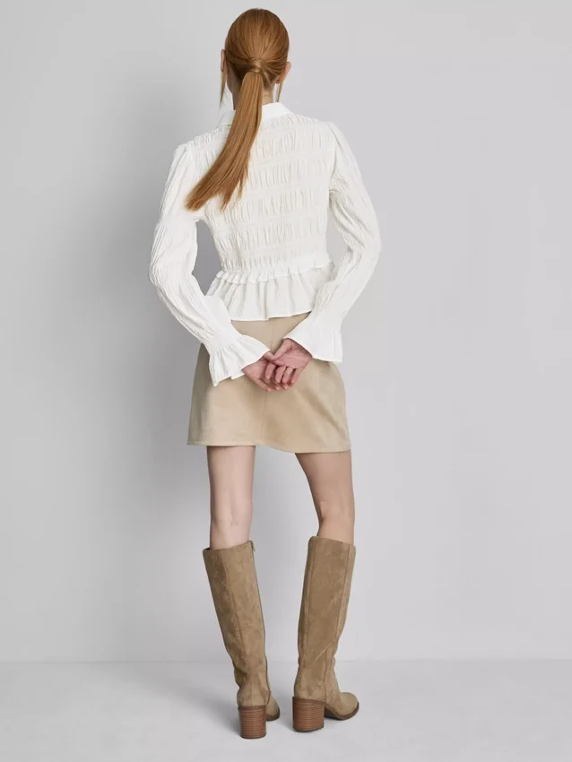 Bluse med rynket peplum-kant