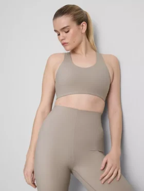 Bodysculpt kort topp med utskjæringer