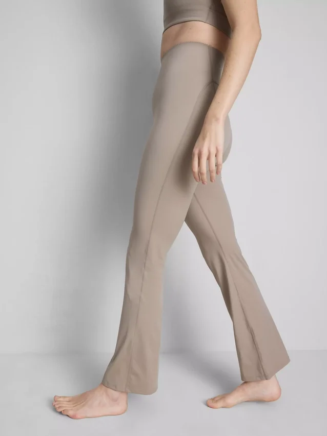 Bodysculpt performance leggings med utvidet ben