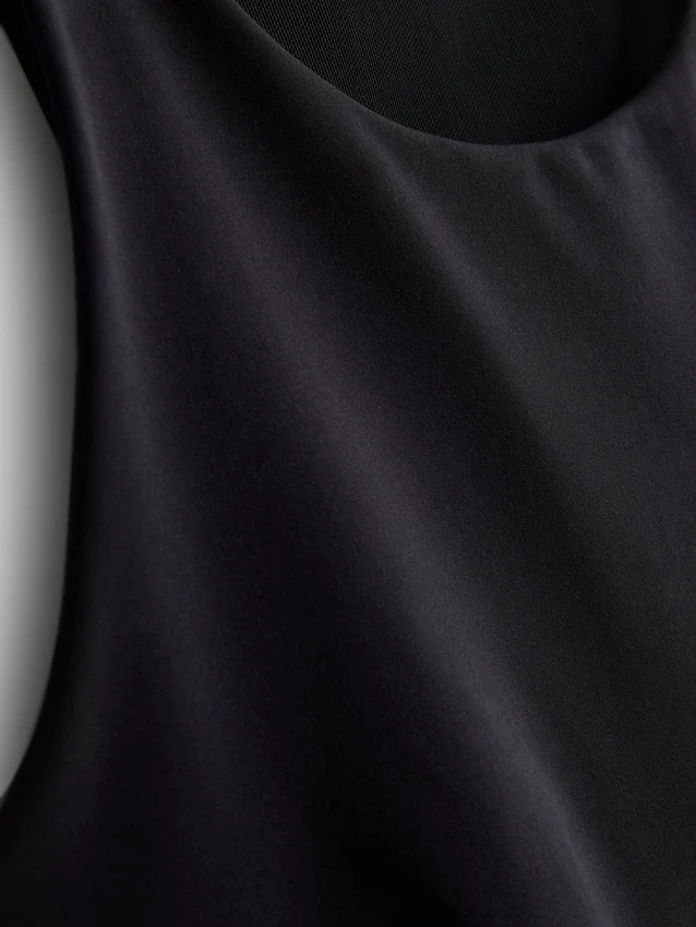 Bodysculpt-tanktop med racerrygg