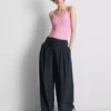 Bodysuit med V-hals og stropper