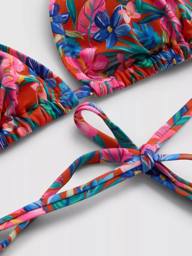 Brasiliansk trekant-bikinisett