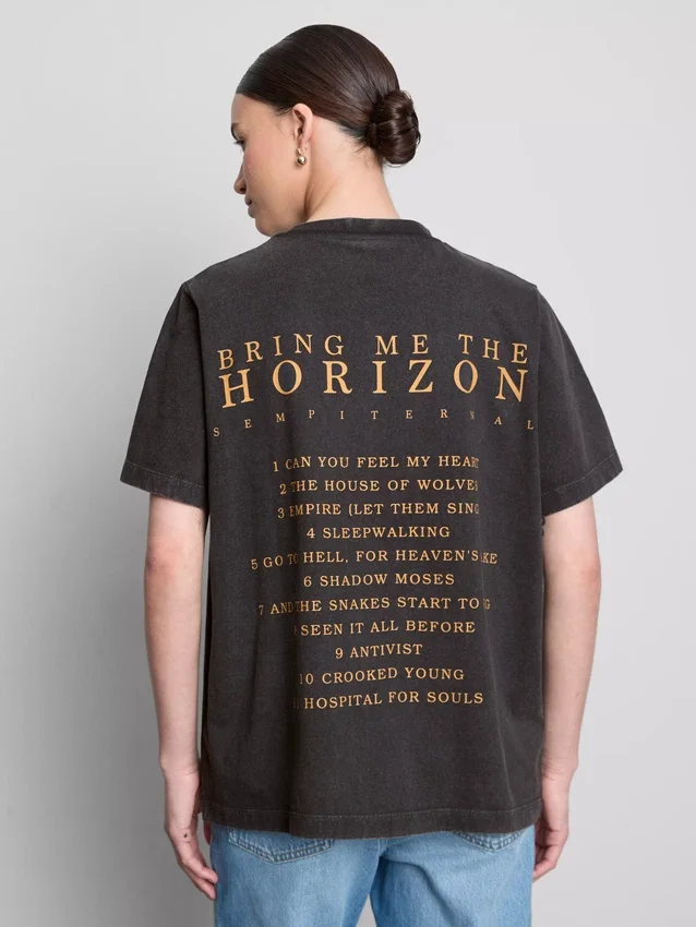 «Bring me the horizon»-T-skjorte med grafisk trykk