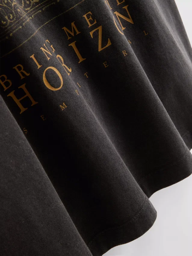 «Bring me the horizon»-T-skjorte med grafisk trykk