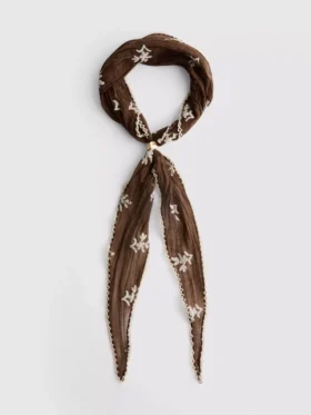 Broderet skjerf fra Paula Echevarría