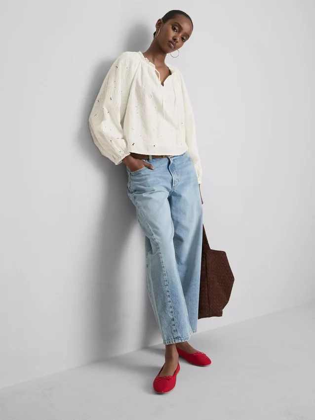 Broderte bluse med ballongerm
