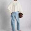 Broderte bluse med ballongerm