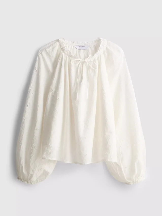 Broderte bluse med ballongerm