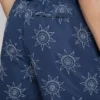 Broderte shorts med solmotiv