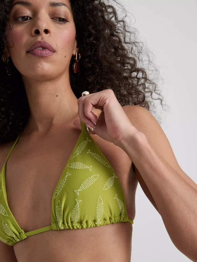 Broderte trekantede bikinitopper med fiskemotiv