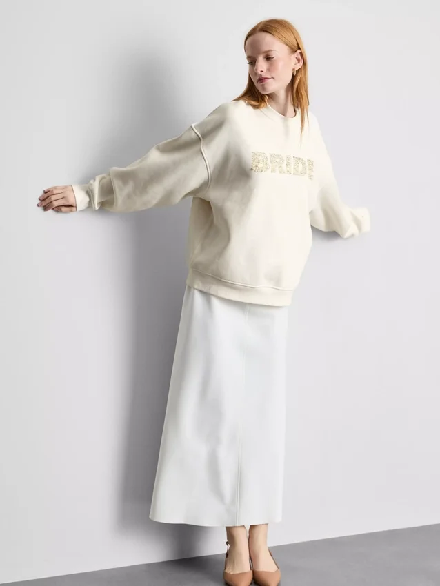 Brudegenser med broderte paljetter