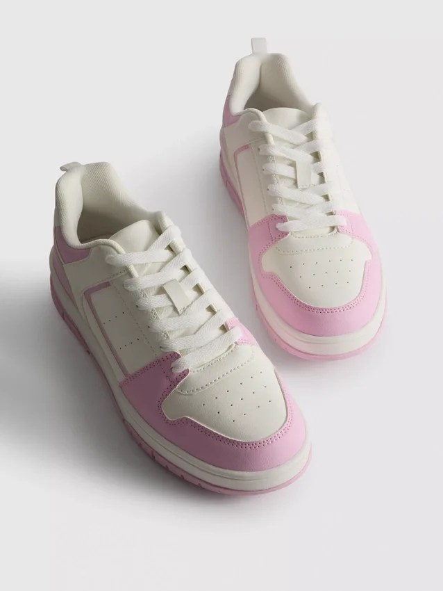 Court-sneakers med fargeblokker