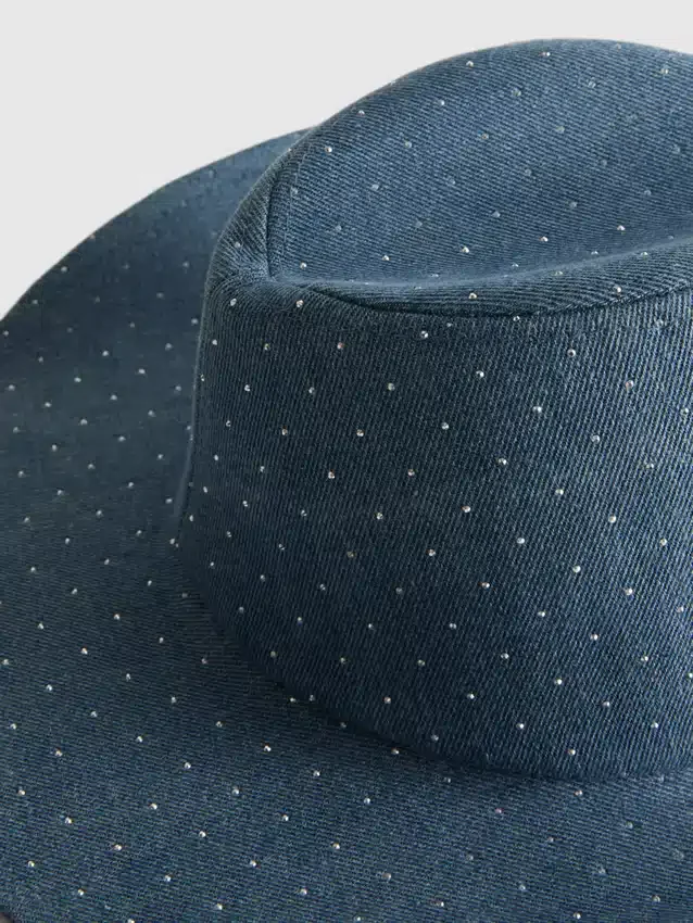 Cowboyhatt i denim med nitter