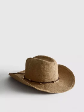 Cowboyhatt i strå med kant