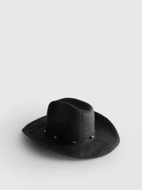 Cowboyhatt i strå med kant