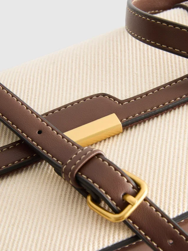 Crossbody-veske i kunstlær