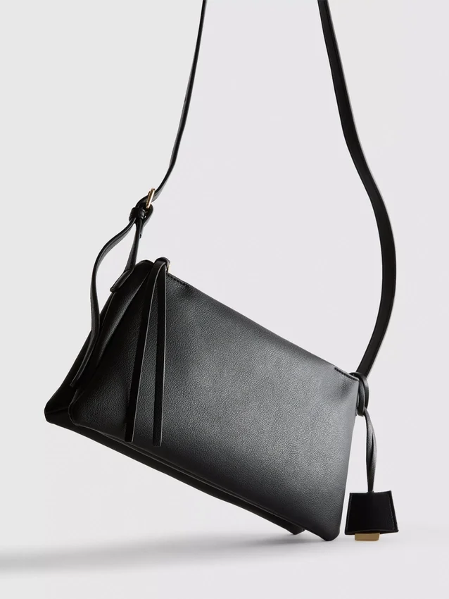Crossbody-veske med dobbel kile