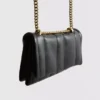 Crossbody-veske med klaff