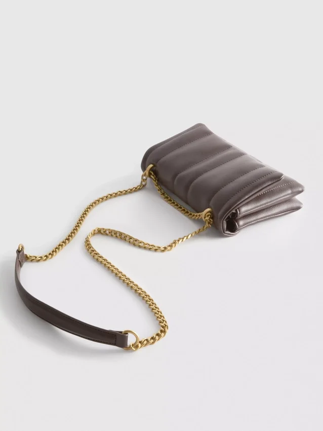 Crossbody-veske med klaff