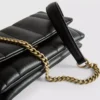 Crossbody-veske med klaff