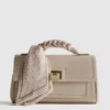 Crossbody-veske med skjerfdetaljer