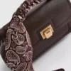 Crossbody-veske med skjerfdetaljer