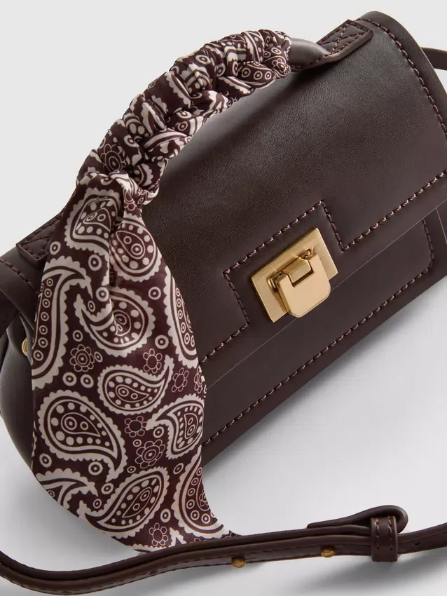 Crossbody-veske med skjerfdetaljer