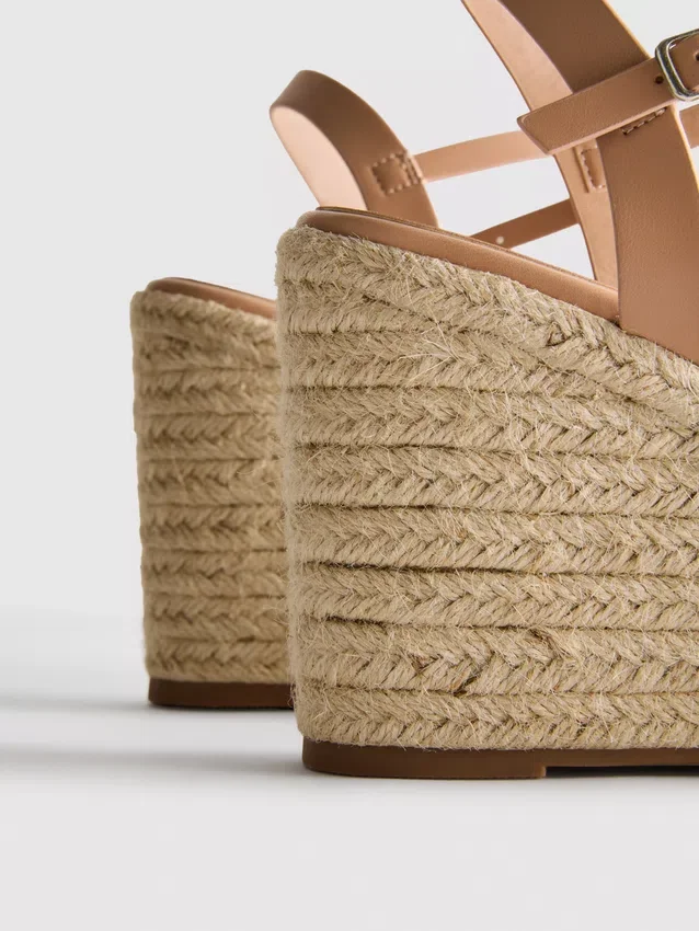 Dekorerte espadriller med kilehæl