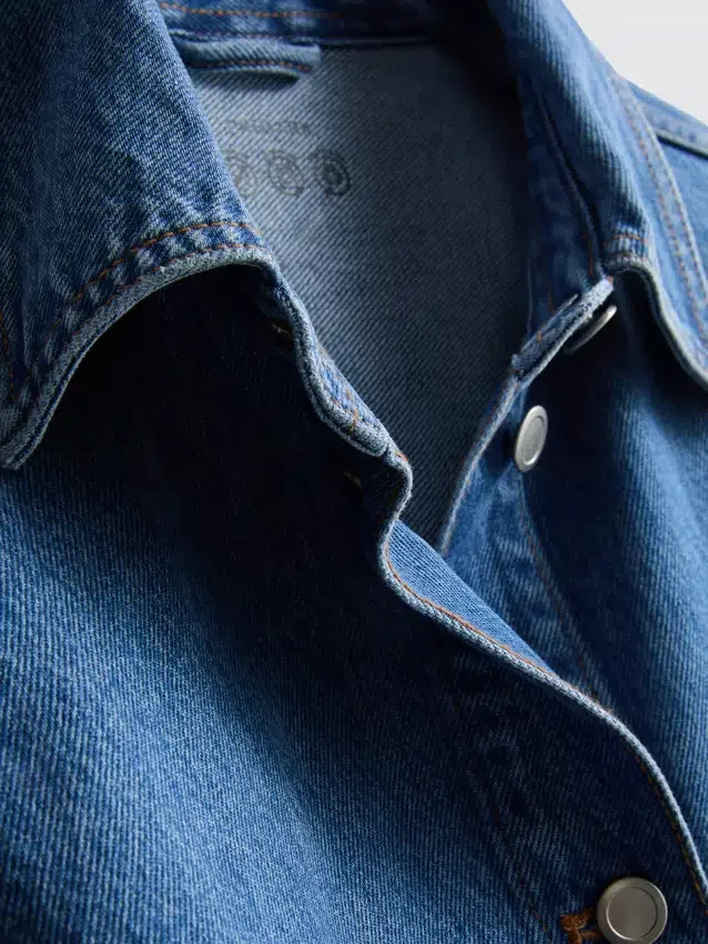 Denimjakke i bomull med påsydd lomme