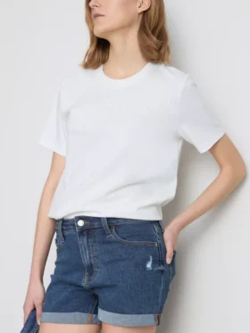 Denimshorts med middelhøy midje og oppbrett