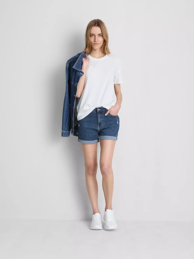 Denimshorts med middelhøy midje og oppbrett
