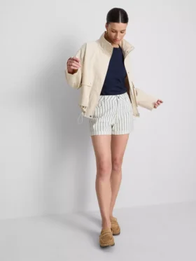 Denimshorts med middelhøy midje og oppbrett