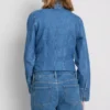 Denimshorts med middelhøy midje og oppbrett