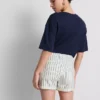 Denimshorts med middelhøy midje og oppbrett