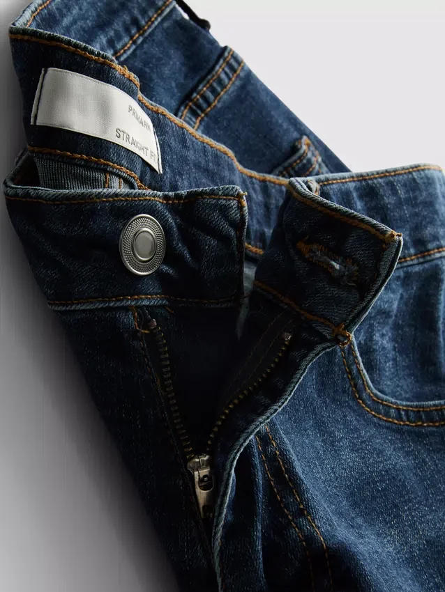 Denimshorts med rett passform